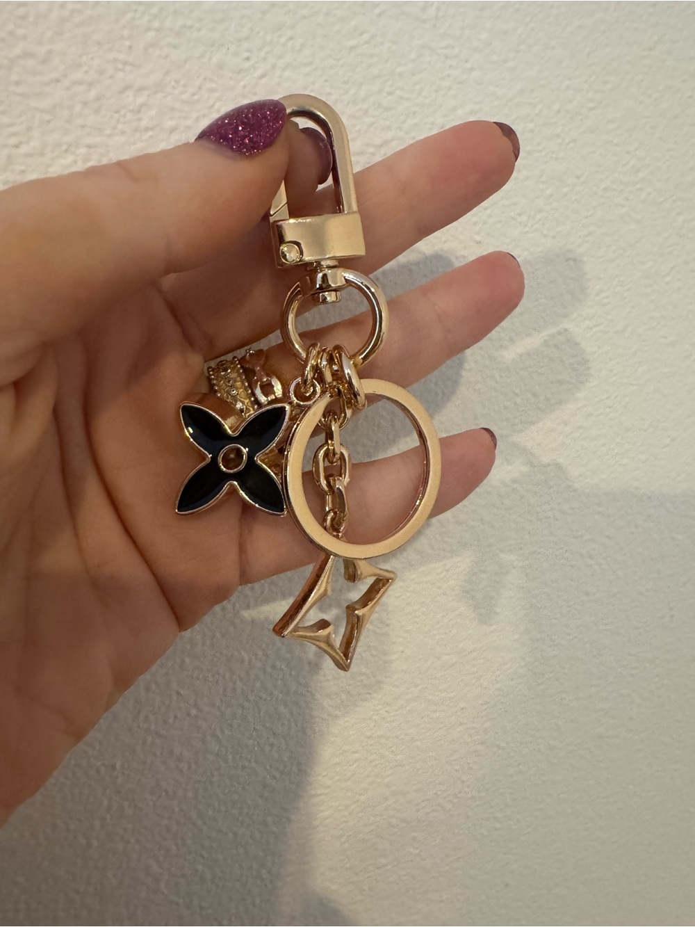 Gold Tone Black Flower Bag Charm Keychain Fashion Key Ring